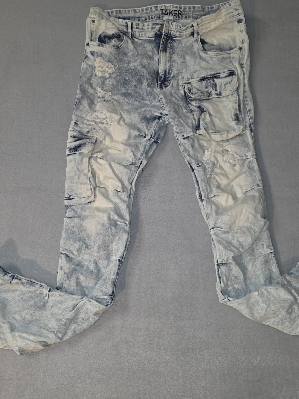 Taker Slim Cargo Jeans in Acid Wash Light Blue 38x34